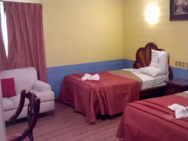 Hotel Real Tlaxcala Екстер'єр фото