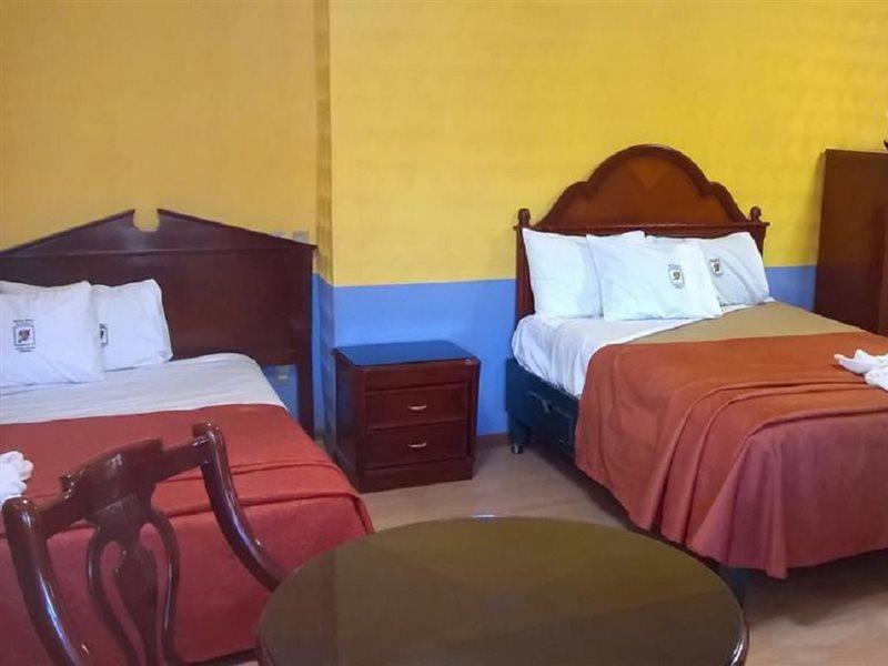 Hotel Real Tlaxcala Екстер'єр фото